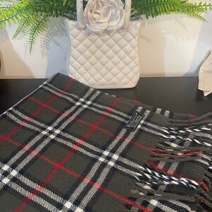 Burberrys Deep Green and Red Checkered Wool Scarf